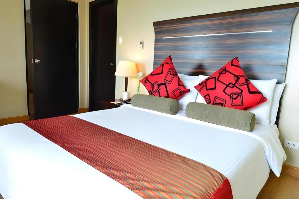Lancaster Hotel Manila Mandaluyong Exteriér fotografie