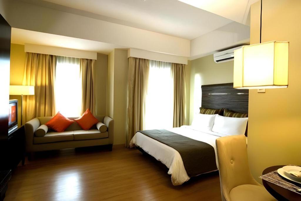 Lancaster Hotel Manila Mandaluyong Exteriér fotografie