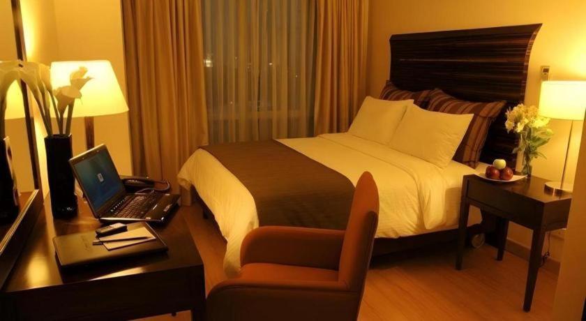 Lancaster Hotel Manila Mandaluyong Exteriér fotografie